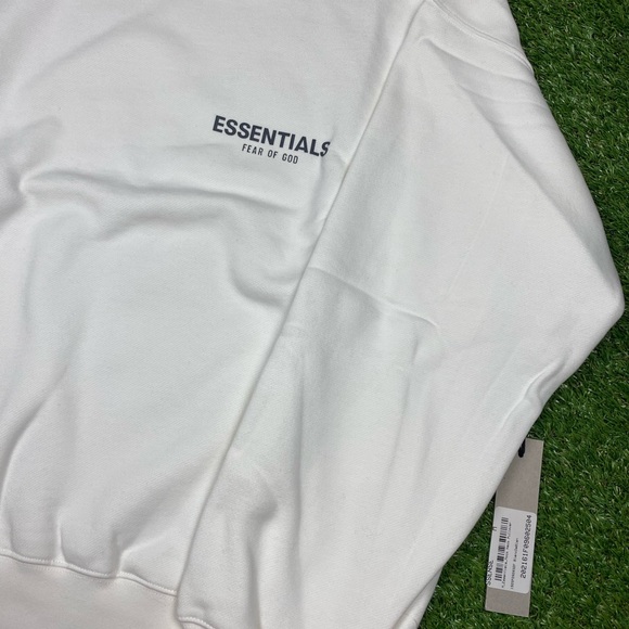 New w/ tags women’s 2021 fear of god essentials mock neck pullover in white - Picture 2 of 4